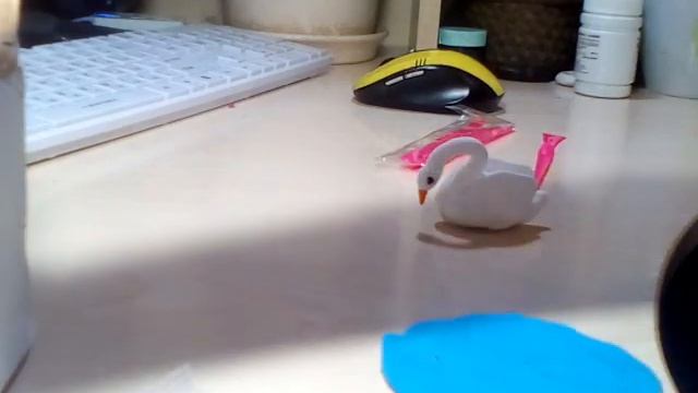Как слепить лебедя из пластилина смотреть онлайн