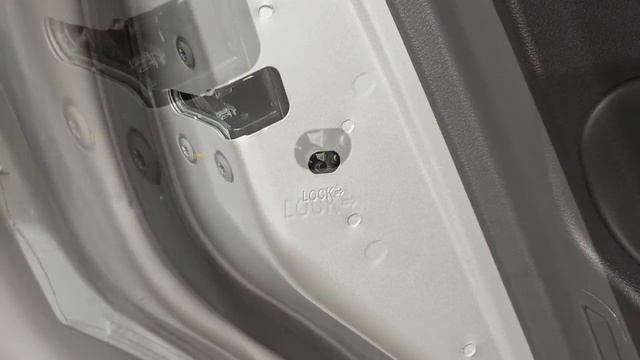 2023 Nissan Kicks - Child Safety Rear Door Locks смотреть онлайн