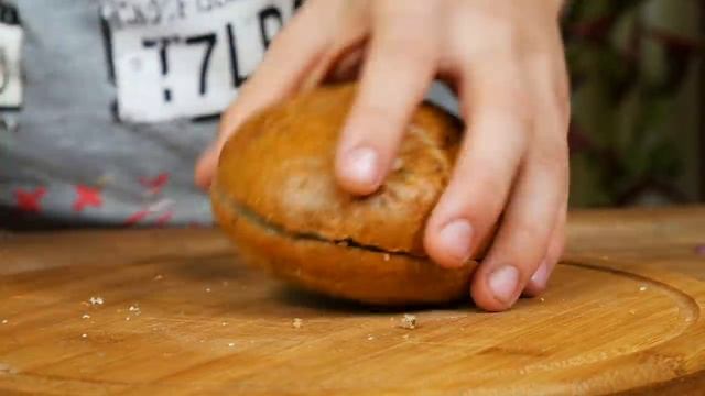 САМЫЙ БЮДЖЕТНЫЙ  БУРГЕР VS  САМЫЙ ДОРОГОЙ (720p).