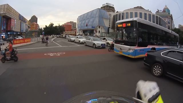 Urgent escort for Red Cross Ambulance, in rush hours traffic jam смотреть онлайн