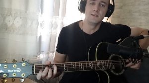 И под её атласной кожей бежит отравленная кровь