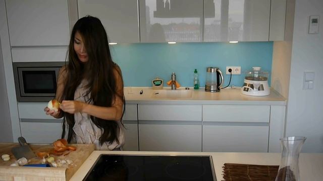 How to peel onion or cut onion without tears смотреть онлайн