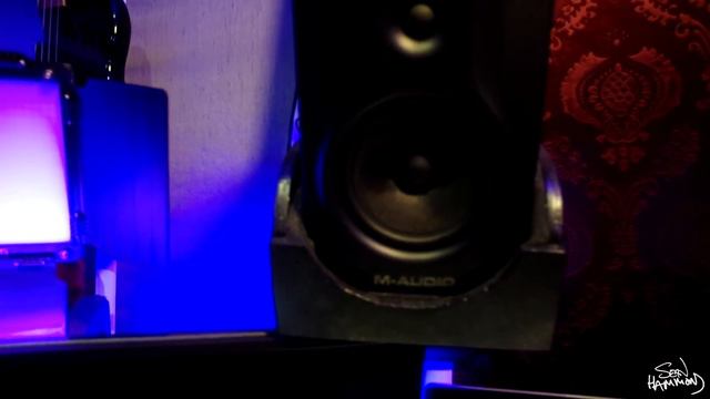 M-Audio BX5 Studio Monitor Review ● SWH Reviews смотреть онлайн