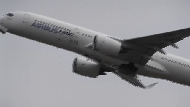 Airbus A350-941 F-WXWB touch & go's at Toulouse Blagnac Airport смотреть онлайн