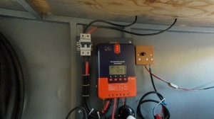 Солнечная электростанция 200 Ватт на катамаране.