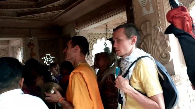 #18 Самая экстатичная серия! Вринда Кунда и много других мест... смотреть онлайн