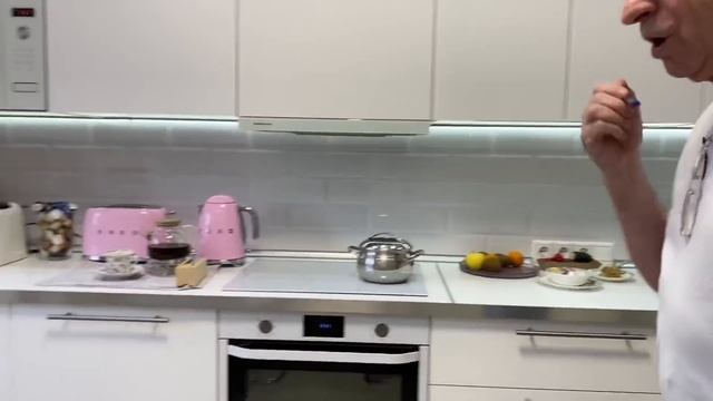 ЗАВХОЗ ИЩЕТ ЛЮБУЮ ПРИЧИНУ, чтобы ЗАРАБОТАТЬ НА ПИВКО! смотреть онлайн