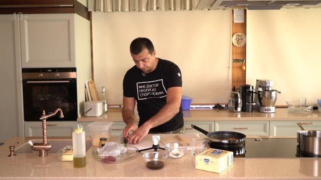 ПАСТА С ГРИБАМИ В СЛИВОЧНОМ СОУСЕ – готовлю ее в ресторане | ОЧЕНЬ ВКУСНЫЙ соус для макарон от шефа смотреть онлайн