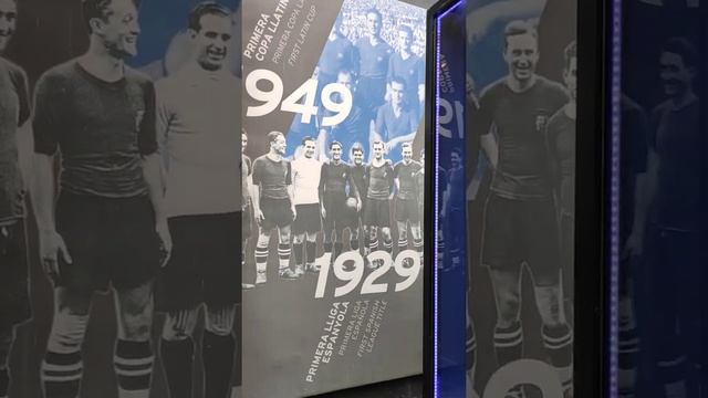 фирменный бутбольный магазин в Барселоне