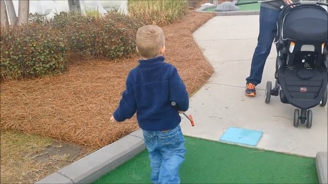 Cam's Toy Jams - Putt Putt Mini Golf & Video Games Arcade! Prizes + Candy + Bloopers! смотреть онлайн