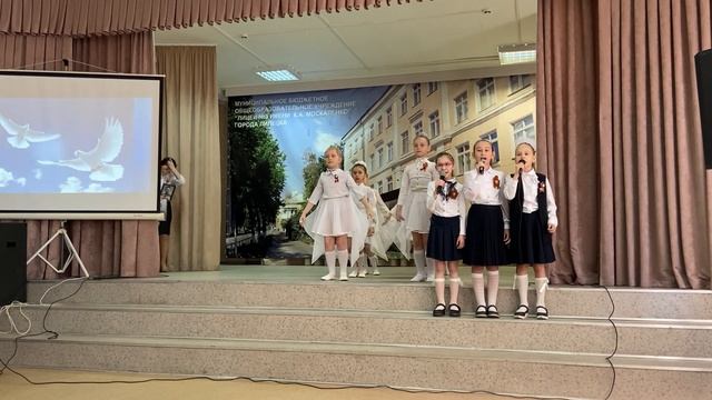 Танец "Птицы белые" ( Дню Победы посвящается...) смотреть онлайн
