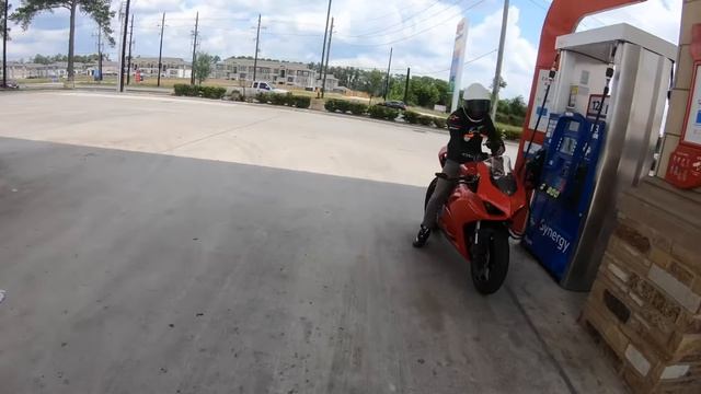 Flashed / tuned HONDA CBR 1000RR-R fireblade SP vs stock triple R fireblade sp. смотреть онлайн