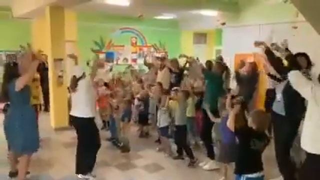 Флешмоб "Танцуй с нами, танцуй лучше нас!" смотреть онлайн