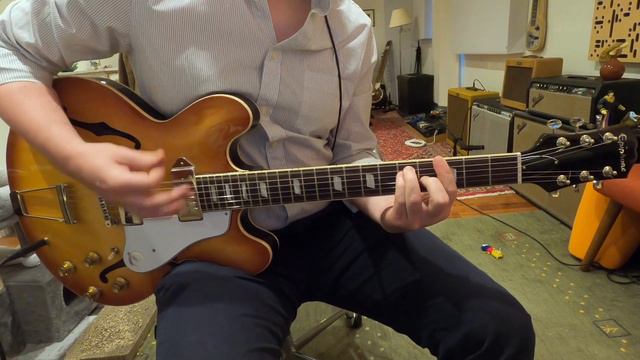 Helter Skelter- The Beatles (Guitar Cover) смотреть онлайн