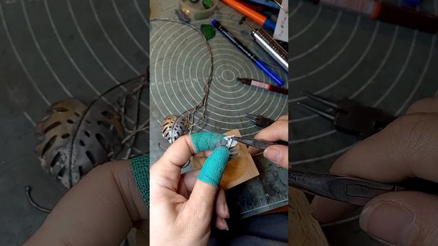 Handfabricated silver necklace - Monstera process смотреть онлайн