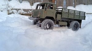 Легенды на снежном бездорожье. RC ГАЗ 66 против RC ЗиЛ 157. RC GAZ 66 vs ZIL 157 1/16 snow off road