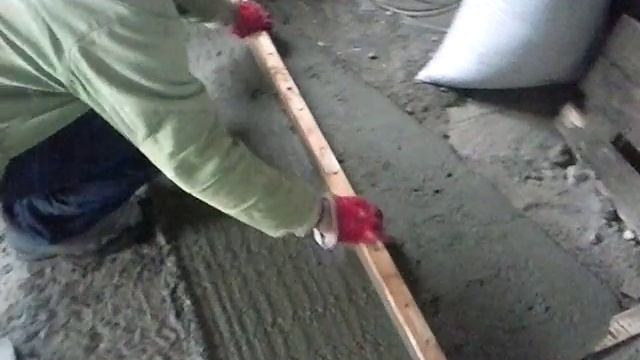 Как сделать стяжку пола своими руками из подручных средств смотреть онлайн