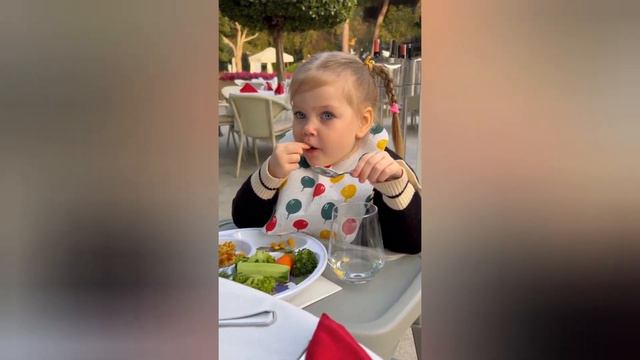 Будни Леры Кудрявцевой - улетели на отдых с Катей Гтрдон, Маша и Лимон, Отель, Концерт Ираклия! смотреть онлайн