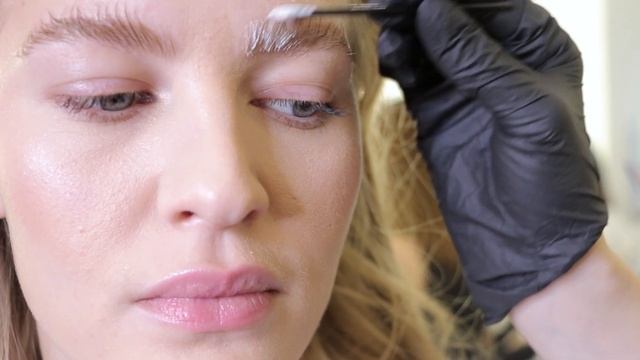 Долговременная укладка бровей