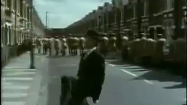 Copy of Monty Python's Ministry of Silly Walks 20s смотреть онлайн