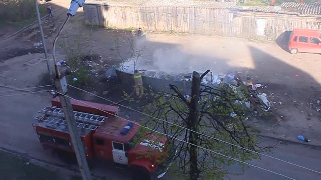 Уборка мусора из помоек Смоленска.MOV смотреть онлайн
