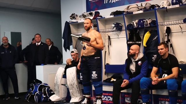 Победная раздевалка после матча с «Бураном» смотреть онлайн