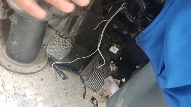 Diagnóstico del pedal del acelerador no funciona Mercedes benz. смотреть онлайн