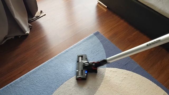 Test bezprzewodowego odkurzacza domowego Hoover H-Free - cz. 1 Odkurzanie смотреть онлайн