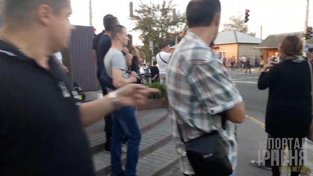 Жители Романовки перекрыли трассу Киев-Ирпень смотреть онлайн
