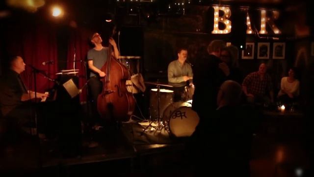 Frankie Drummer Scala смотреть онлайн