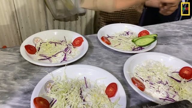 Популярная уличная еда в Кабуле. Жаренная курица на костре, шашлык и многое другое. смотреть онлайн