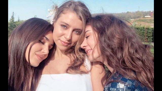 ¡Los fanáticos de Hande Ercel están en estado de shock! Resulta que dos hermanos... смотреть онлайн