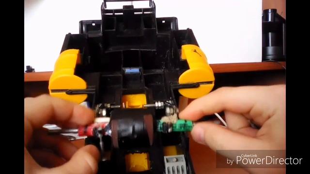 Устанавливаем задний мост и амортизатор на Рс машинку) смотреть онлайн