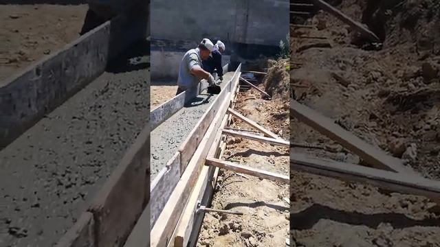 Как заливать бетон? Бетонанасос 36м.