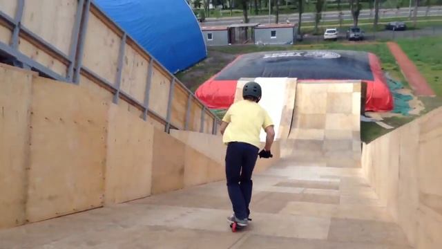 Дядя Антон освоил самокат смотреть онлайн