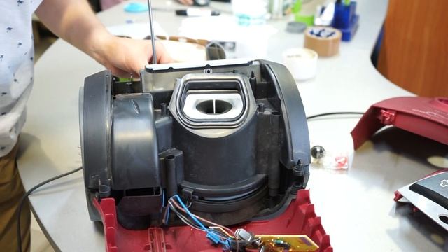 Как разобрать пылесос Филипс Самсунг LG | Замена двигателя мотора смотреть онлайн