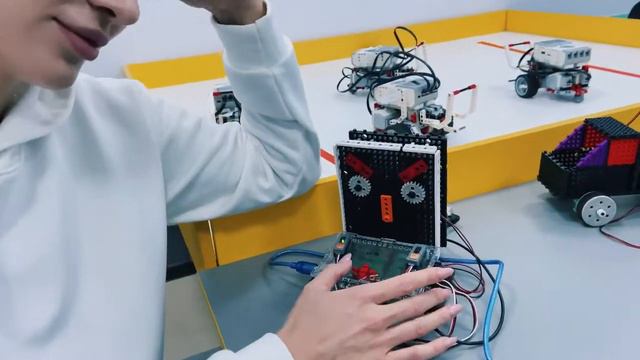 Что происходит внутри BabyBrain? Это нужно видеть! смотреть онлайн