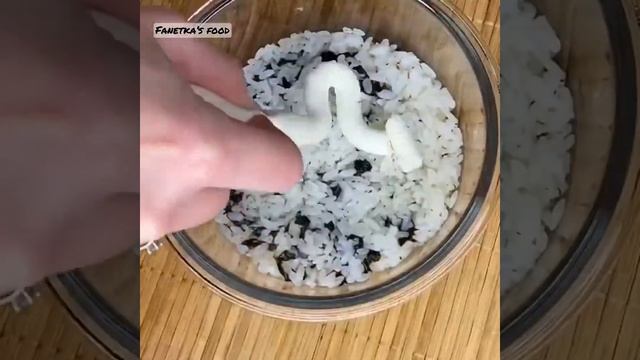 Слоеный салат-суши за 5 минут на ужин без заморочек???? #food #салат #суши #нори #краснаярыба смотреть онлайн