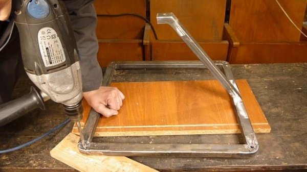 Парящий табурет. Tensegrity stool.