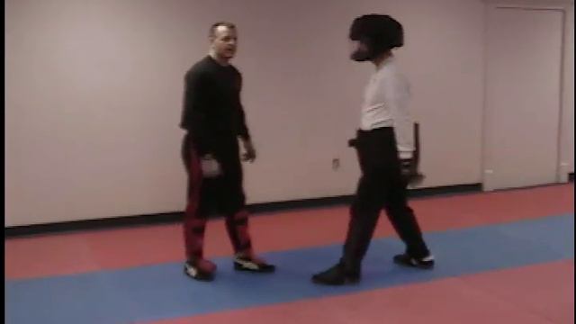 Two Hand Push..Instructor Mike Preite смотреть онлайн