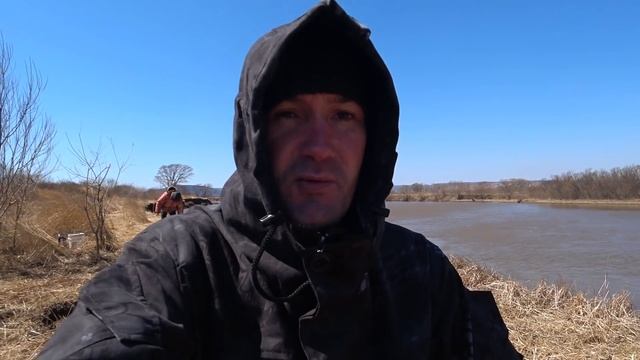 Рыбалка весной на реке. Ловля красноперки на спиннинг. смотреть онлайн
