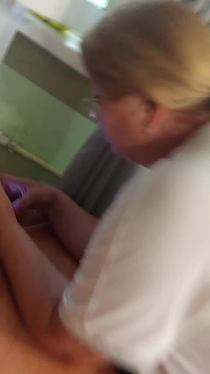 бро я в детдоме