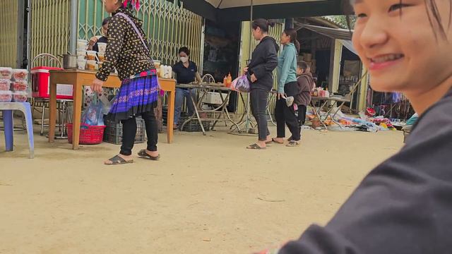 Poor single mother: cutting bananas to sell - buying ducks to raise | Ly Tieu Nu смотреть онлайн