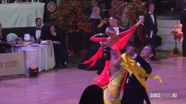 Viktor Antonenko - Olga Kulik, 1/2 Quickstep смотреть онлайн