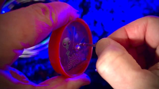 UFM | UNIDENTIFIED FLYING MAGIC смотреть онлайн