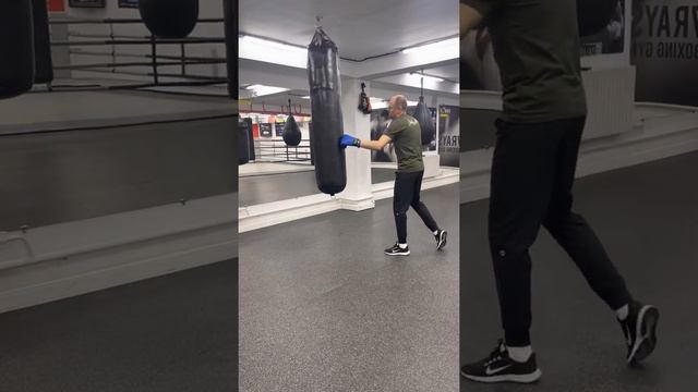 Джеб — один из основных видов ударов в боксе. смотреть онлайн