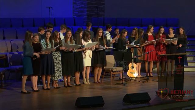 Есть на свете чудный город и Wonderful merciful Savior - пение подростков смотреть онлайн