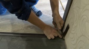 КАК установить МЕЖКОМНАТНЫЙ порог НА СИЛИКОН гибкий между плиткой и ламинатом своими руками