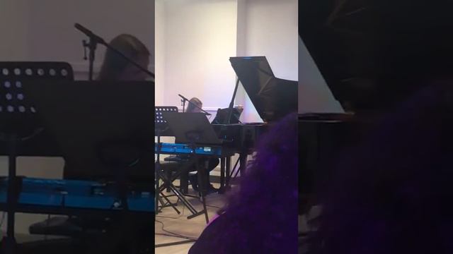 'Listen Before I Go'- Billie Eilish cover смотреть онлайн