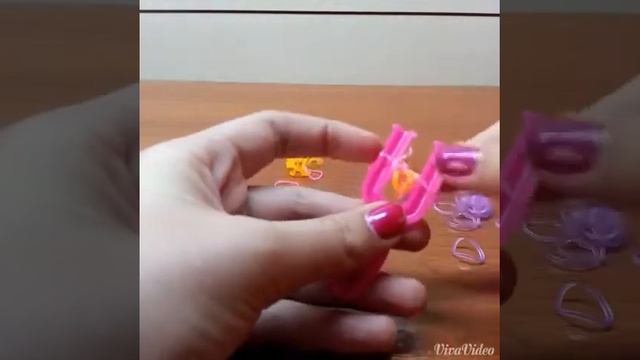 Плетение браслета "Упрощенная французская коса" смотреть онлайн